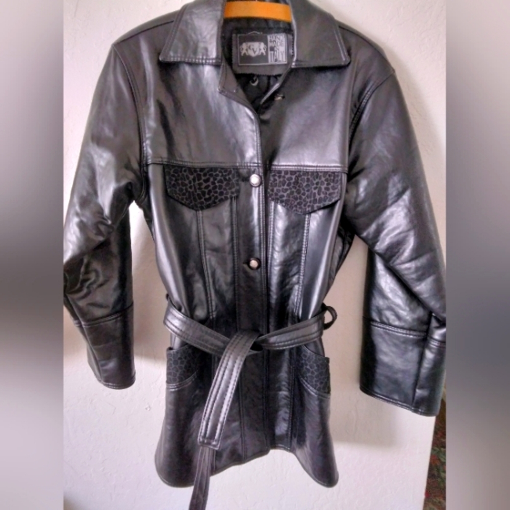 NWOT- CV HANDMADE IN ITALY LEATHER JACKET